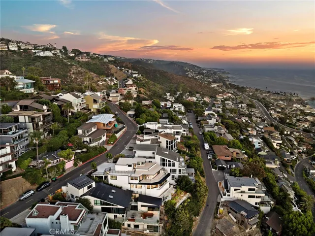 521 Alta Vista Way, Laguna Beach, California 92651