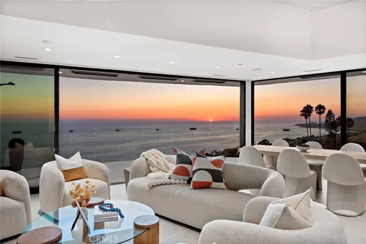 521 Alta Vista Way, Laguna Beach, California 92651