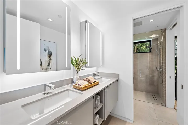 521 Alta Vista Way, Laguna Beach, California 92651