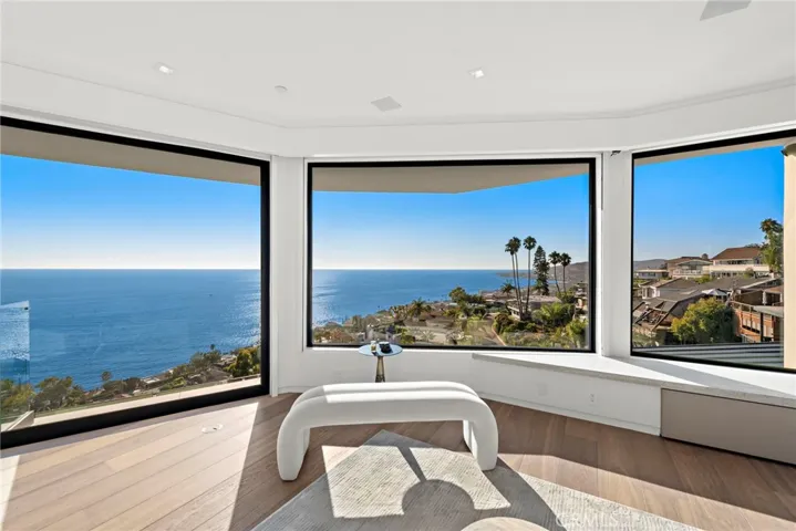 521 Alta Vista Way, Laguna Beach, California 92651