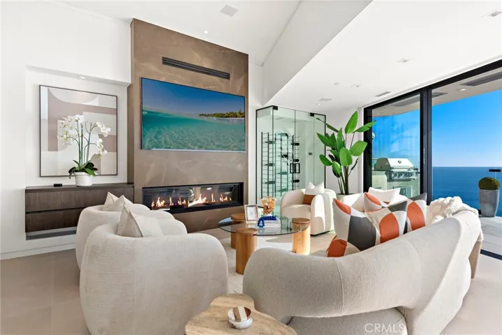 521 Alta Vista Way, Laguna Beach, California 92651