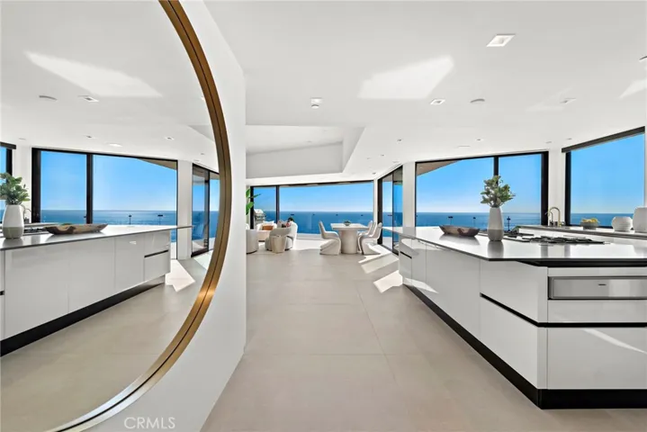 521 Alta Vista Way, Laguna Beach, California 92651