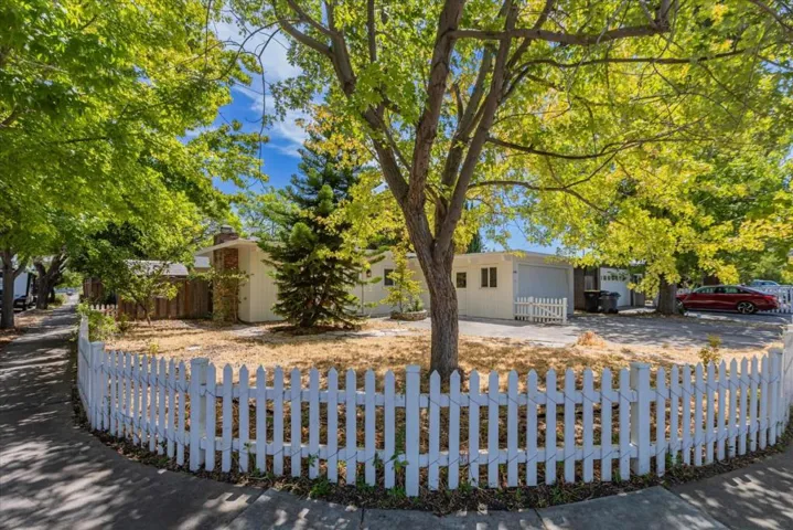 598 Maple Avenue, Sunnyvale, California 94085