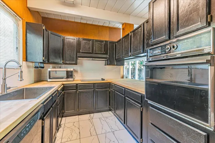 598 Maple Avenue, Sunnyvale, California 94085