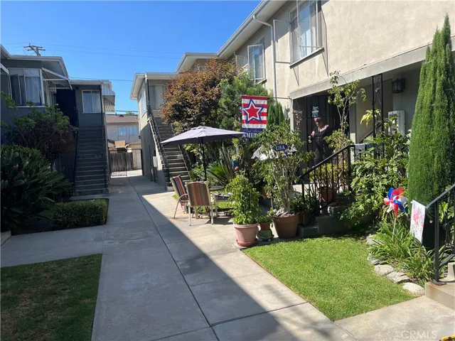 632 E Carson Street, Long Beach, California 90807