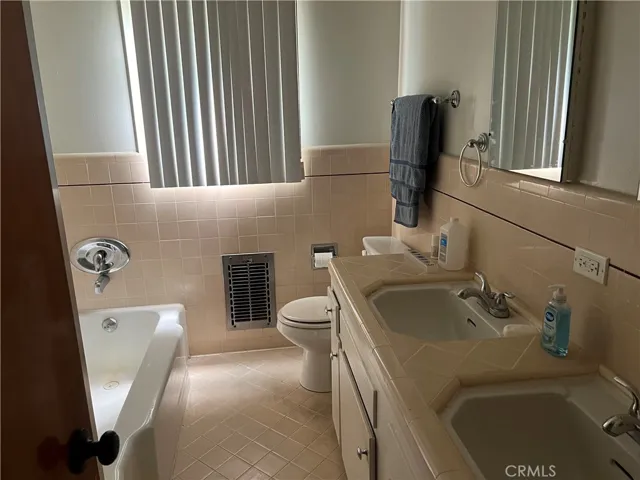 632 E Carson Street, Long Beach, California 90807