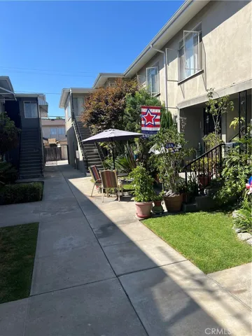 632 E Carson Street, Long Beach, California 90807