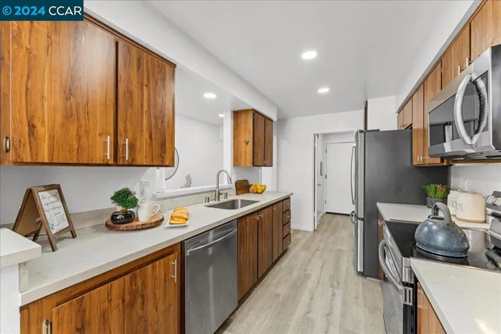 874 Valley Run, Hercules, California 94547