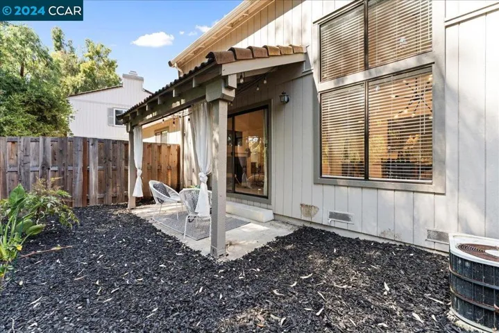 874 Valley Run, Hercules, California 94547
