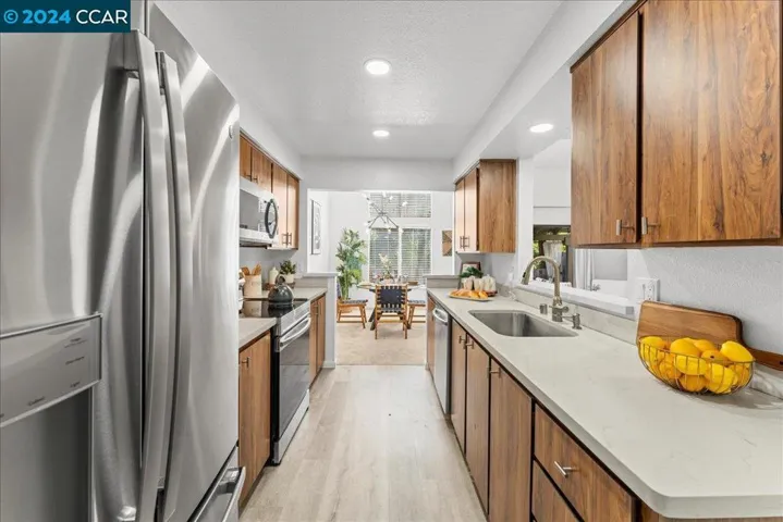 874 Valley Run, Hercules, California 94547