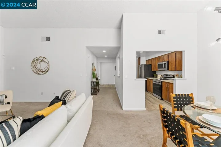 874 Valley Run, Hercules, California 94547