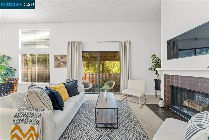 874 Valley Run, Hercules, California 94547