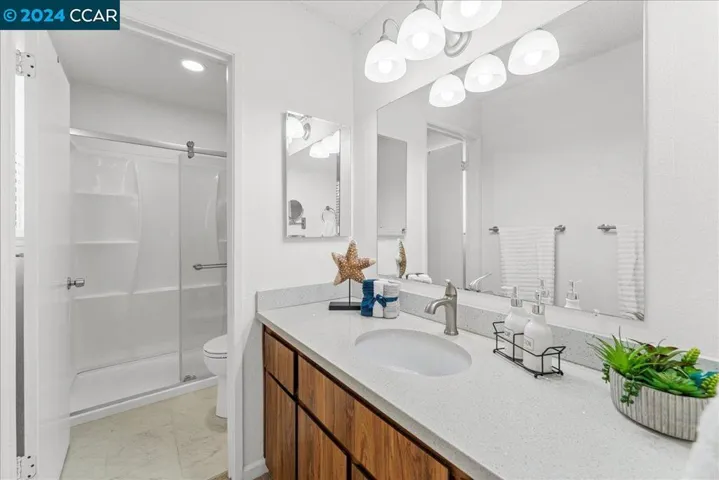 874 Valley Run, Hercules, California 94547