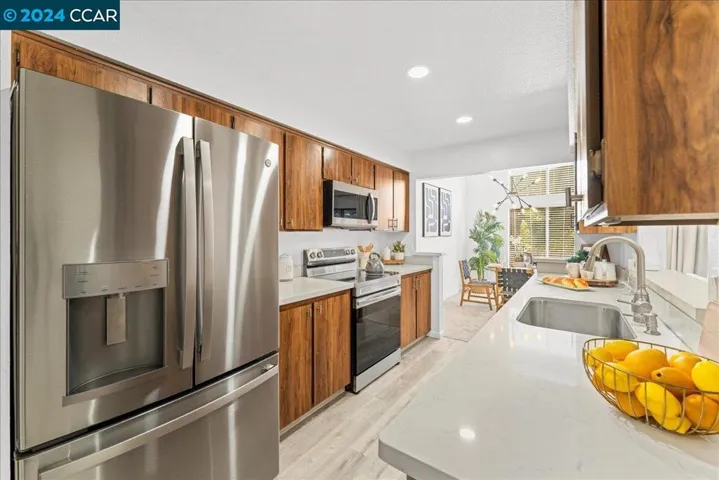 874 Valley Run, Hercules, California 94547