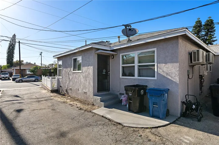 6620 Crafton Avenue, Bell, California 90201