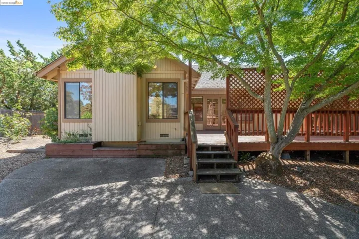 501 Jenifer Ct, Santa Rosa, California 95404