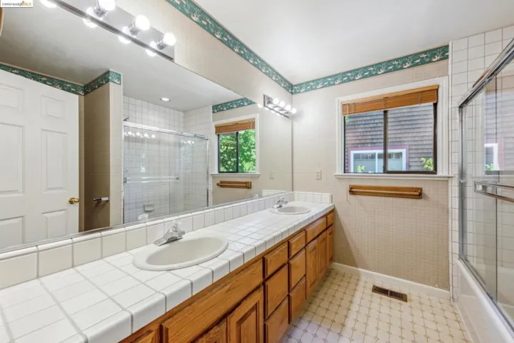 501 Jenifer Ct, Santa Rosa, California 95404