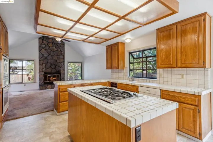 501 Jenifer Ct, Santa Rosa, California 95404