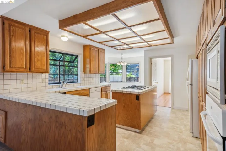 501 Jenifer Ct, Santa Rosa, California 95404
