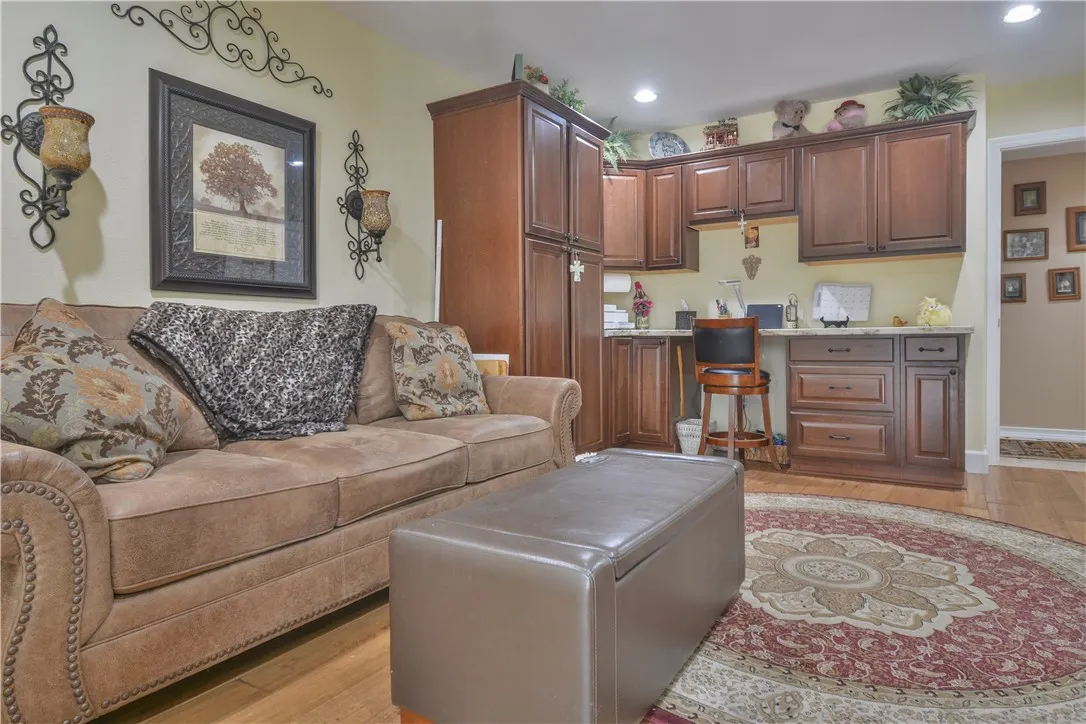 196 N Fairway Drive, Lake Arrowhead, California 92352 home-pic-21