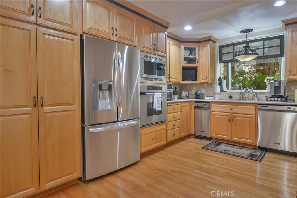 196 N Fairway Drive, Lake Arrowhead, California 92352 home-pic-14