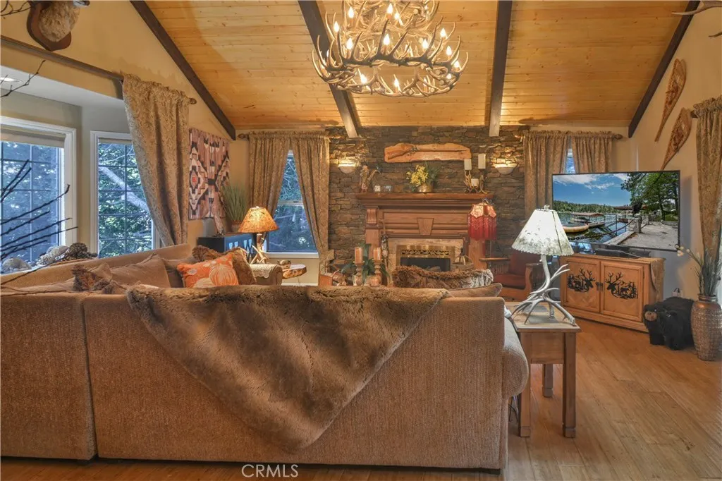 196 N Fairway Drive, Lake Arrowhead, California 92352 home-pic-8