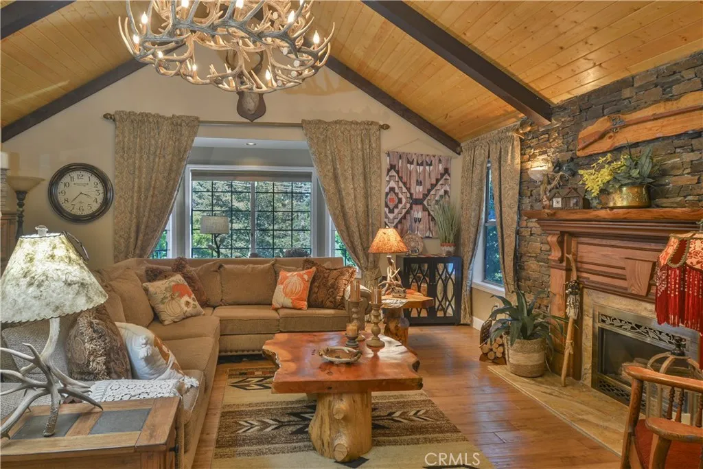196 N Fairway Drive, Lake Arrowhead, California 92352 home-pic-10