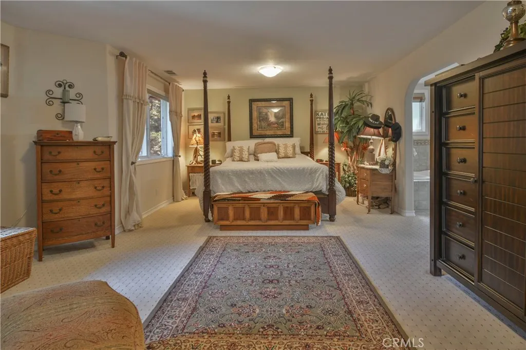 196 N Fairway Drive, Lake Arrowhead, California 92352 home-pic-26