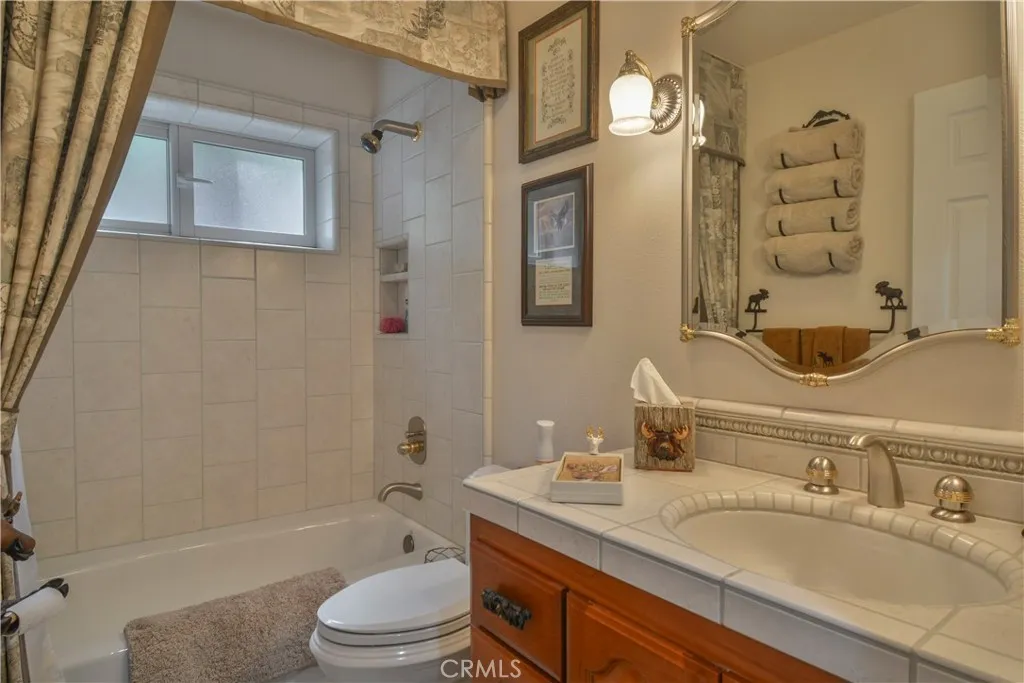 196 N Fairway Drive, Lake Arrowhead, California 92352 home-pic-24