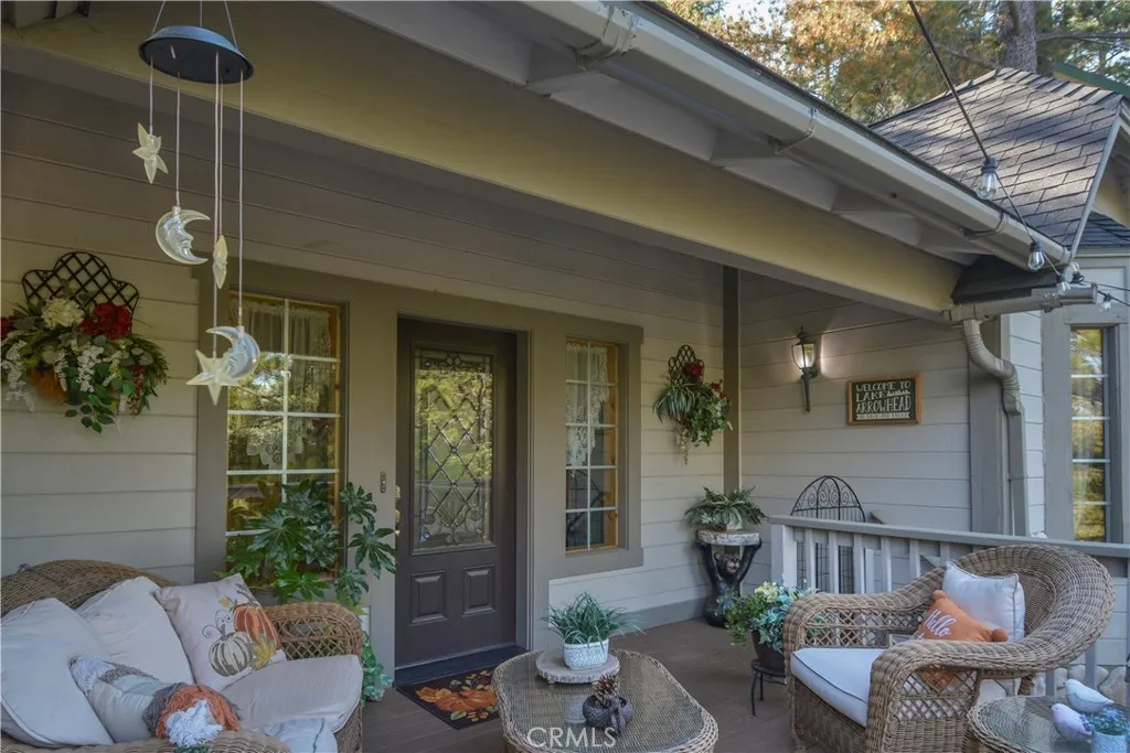 196 N Fairway Drive, Lake Arrowhead, California 92352 home-pic-1