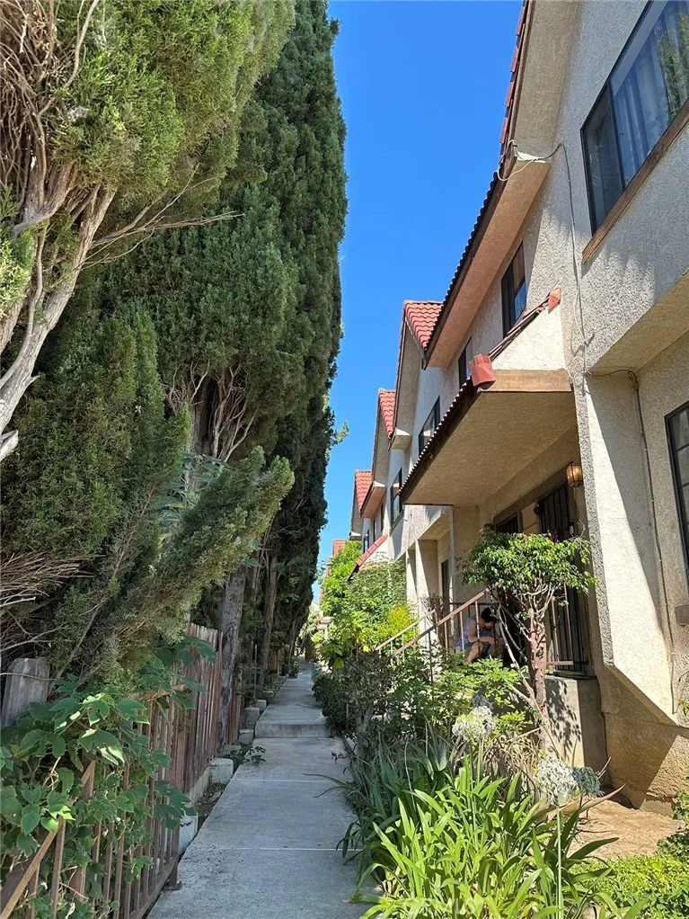 425 Pomelo Avenue F, Monterey Park, California 91755 home-pic-1