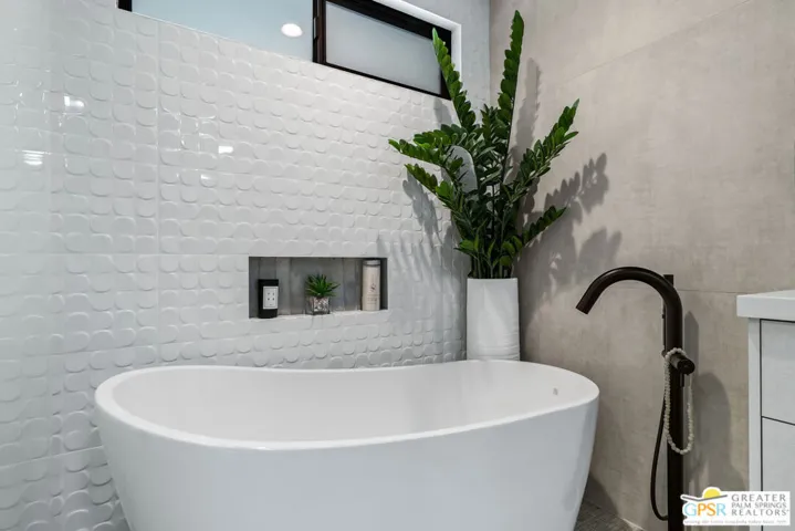 2560 W La Condesa Drive, Palm Springs, California 92264