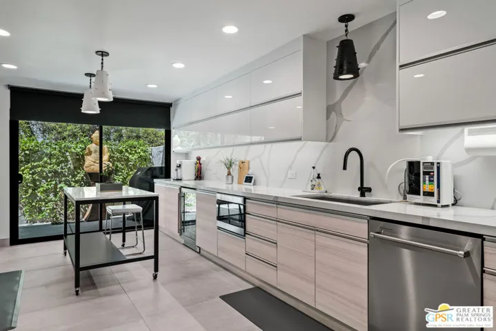 2560 W La Condesa Drive, Palm Springs, California 92264
