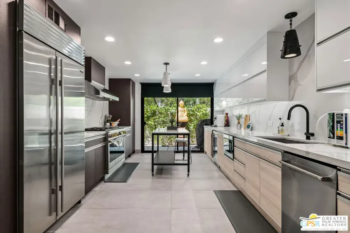 2560 W La Condesa Drive, Palm Springs, California 92264