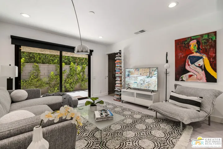 2560 W La Condesa Drive, Palm Springs, California 92264