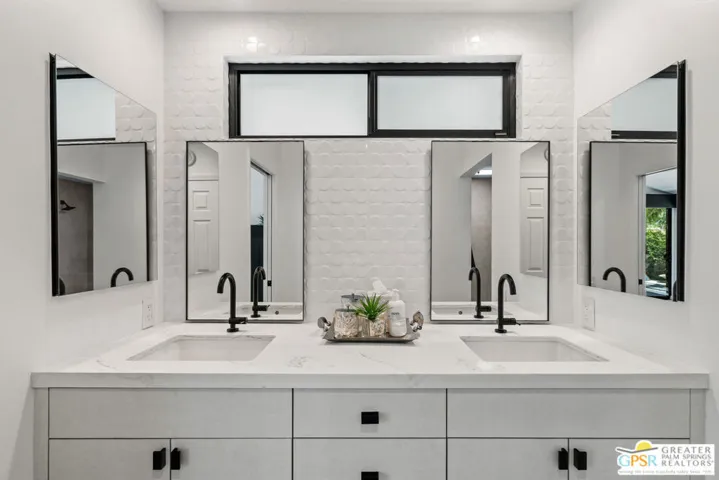 2560 W La Condesa Drive, Palm Springs, California 92264