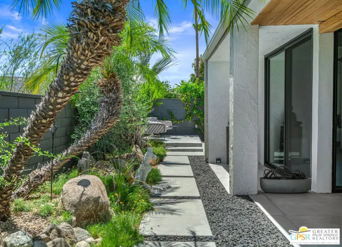 2560 W La Condesa Drive, Palm Springs, California 92264