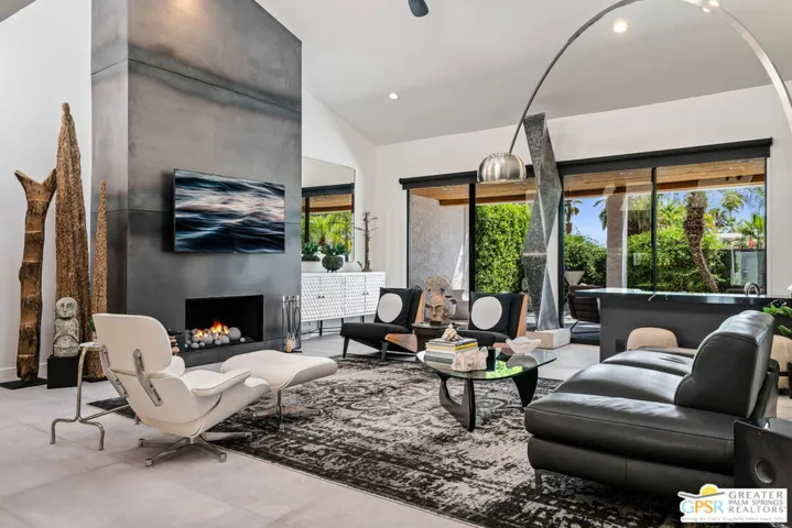 2560 W La Condesa Drive, Palm Springs, California 92264