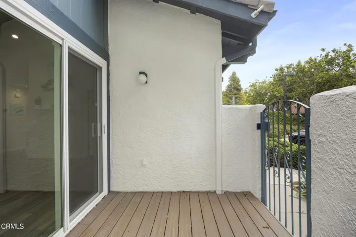 22-web-or-mls-Upmarketmedia_2634Hurr-65