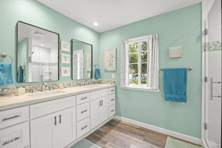 16-web-or-mls-Upmarketmedia_2634Hurr-48