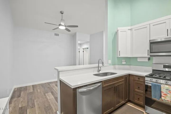 12-web-or-mls-Upmarketmedia_2634Hurr-36