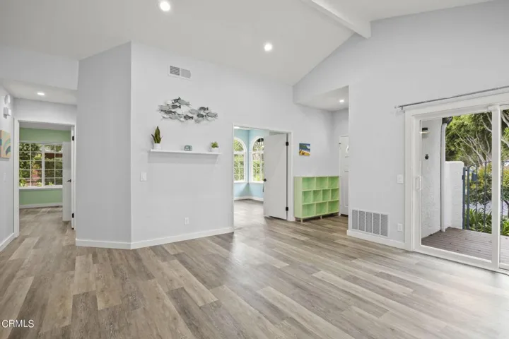 8-web-or-mls-Upmarketmedia_2634Hurr-24