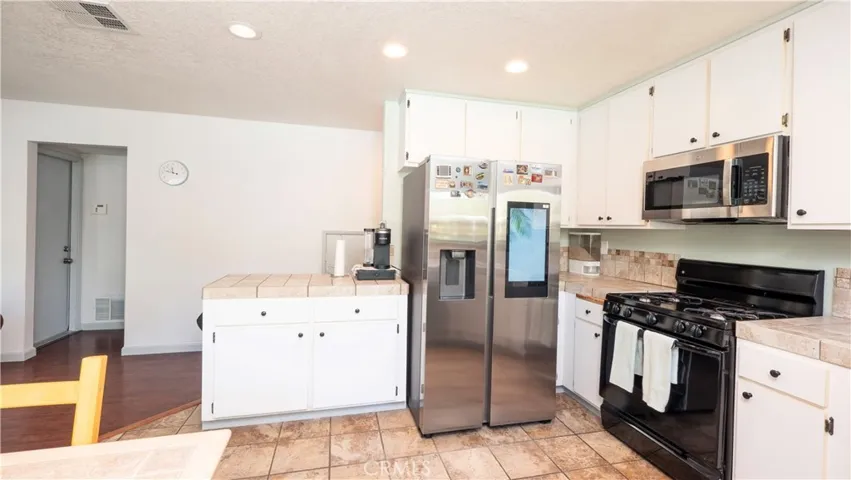 8041 Townsend Drive, Jurupa Valley, California 92509