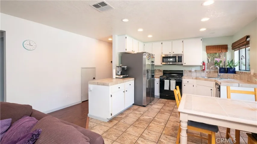 8041 Townsend Drive, Jurupa Valley, California 92509