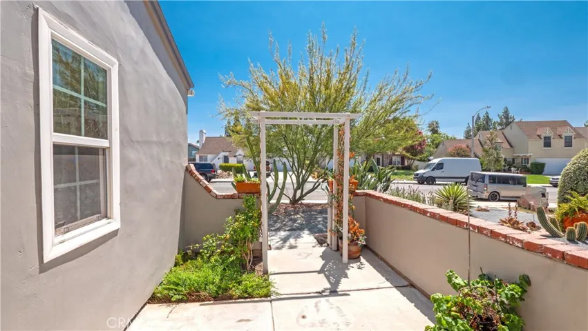 8041 Townsend Drive, Jurupa Valley, California 92509