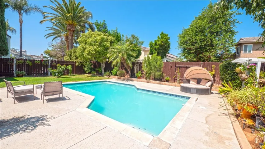 8041 Townsend Drive, Jurupa Valley, California 92509