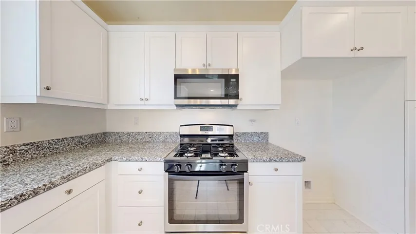 12592 Ojo Caliente Street, Victorville, California 92392