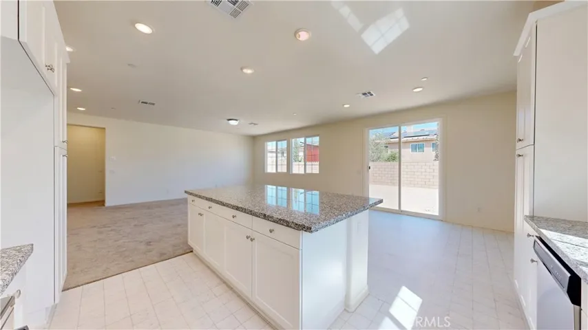 12592 Ojo Caliente Street, Victorville, California 92392