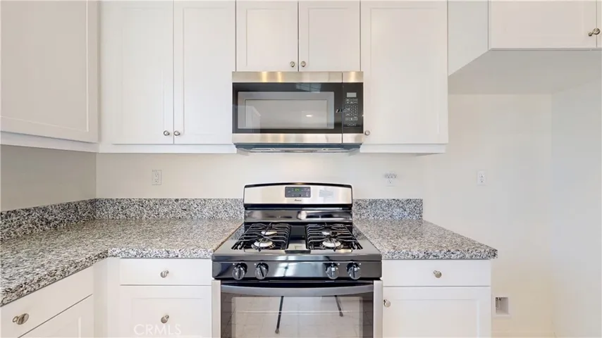 12592 Ojo Caliente Street, Victorville, California 92392