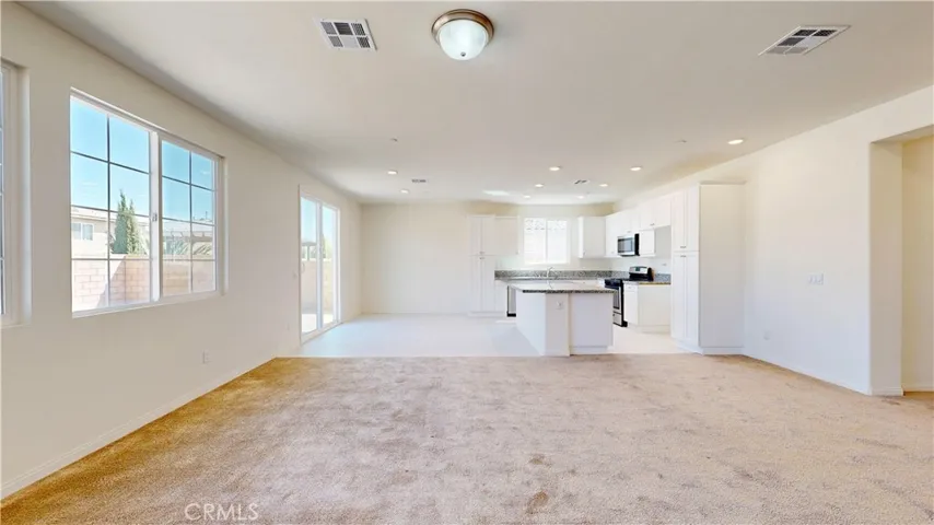 12592 Ojo Caliente Street, Victorville, California 92392